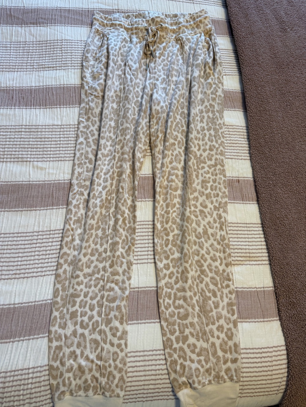 Rachel Zoe Beige Leopard Print Sweatpants